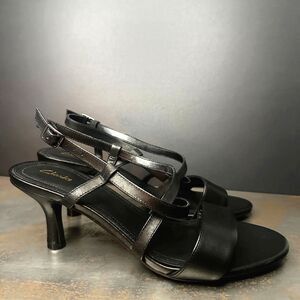 Clarks Kitten Heel Sandal 8.5 Slingback Strappy Casual Evening Formal Black
